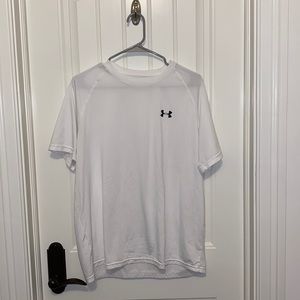 Men’s Large Under Armour DriFit Tee